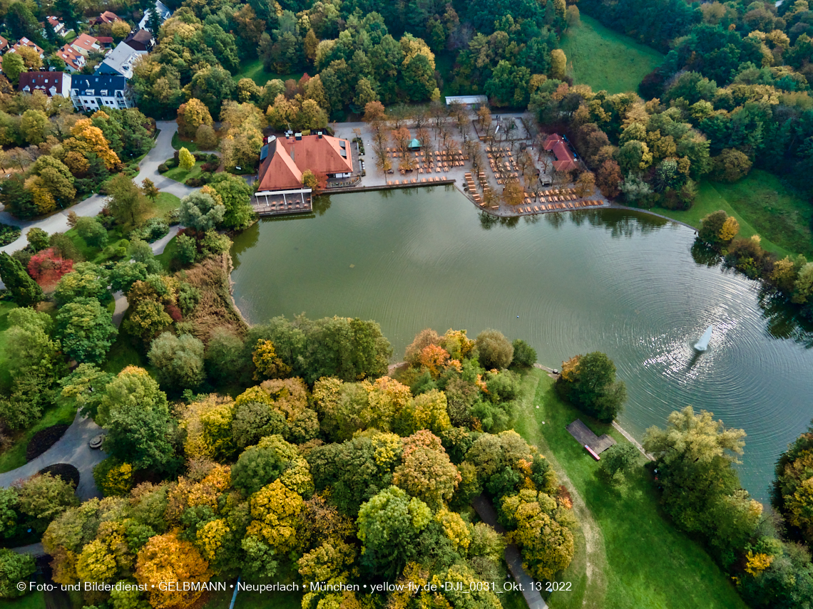 13.10.2022 - Der Ostpark mit See und Biergarten in Neuperlach 13.10.2022 - Der Ostpark mit See und Biergarten in Neuperlach